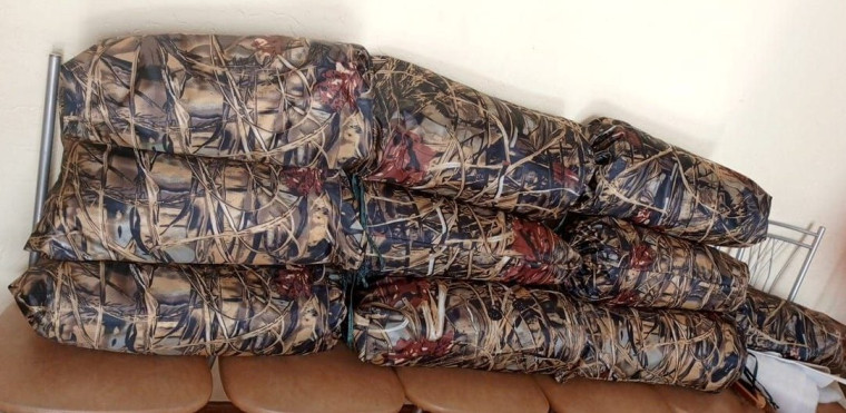 Коллектив школы изготовил антидроновые панчо и одеяла в помощь участникам СВО.