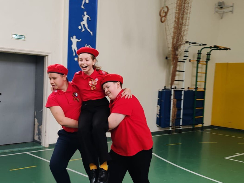 19 февраля в нашей школе прошла военно-спортивная игра «Эх, богатыри».